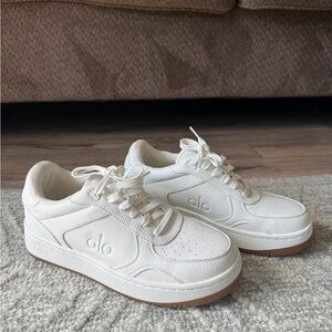 ALO Yoga White Sneakers **See last two pics for black marks on shoes.